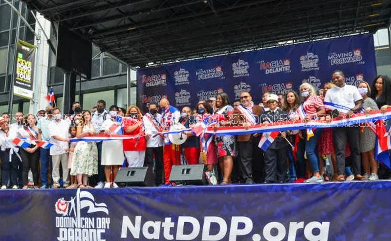 万向娱乐平台官网入口天下秀探讨足球运动员的行为特点：揭秘比赛中的精神素质与技战术